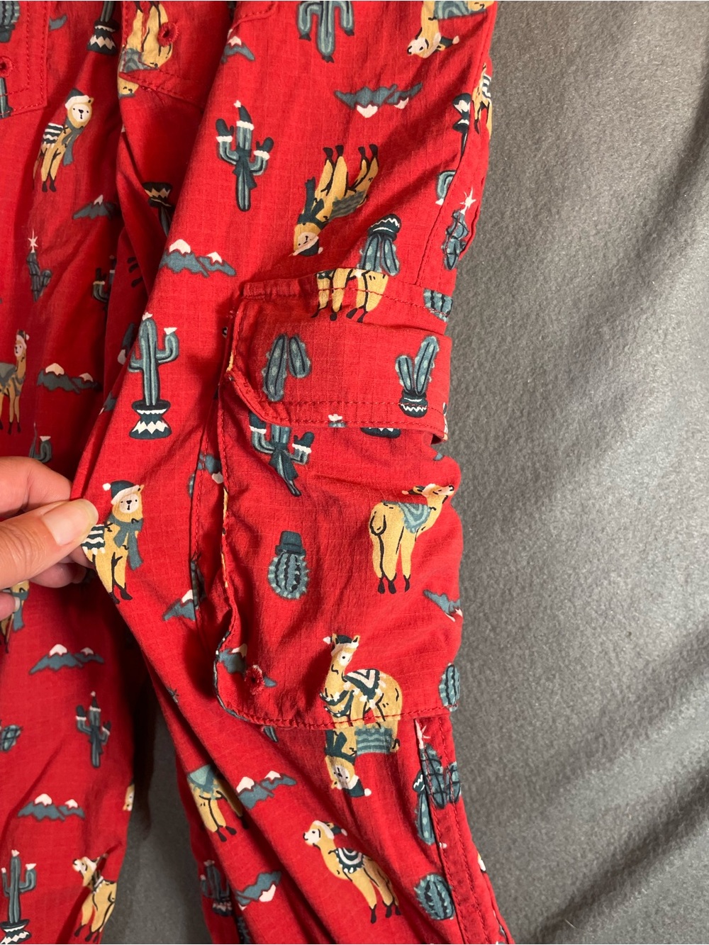 Duluth Trading Co Heirloom Gardening Overalls - Red Llama Cacti Print xxs x 31 - Picture 8 of 12